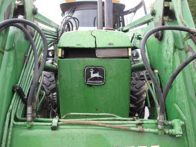 1991 John Deere 3255 w/ Loader  