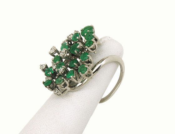 OPULENT 18K GOLD 3.06 CTS DIAMONDS & EMERALDS BAND RING  