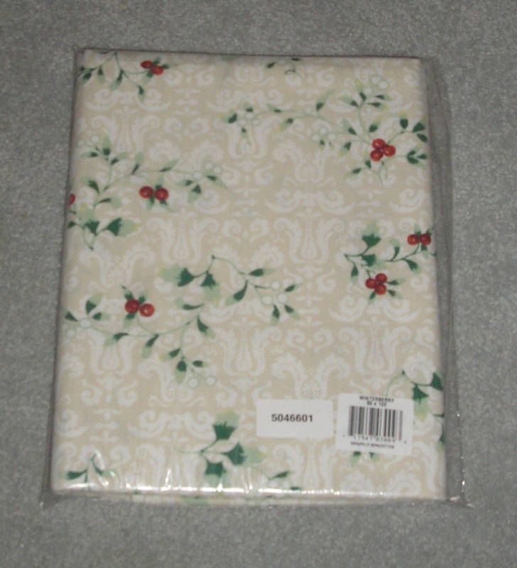 NEW PFALTZGRAFF TABLECLOTH WINTERBERRY 60 X 102  