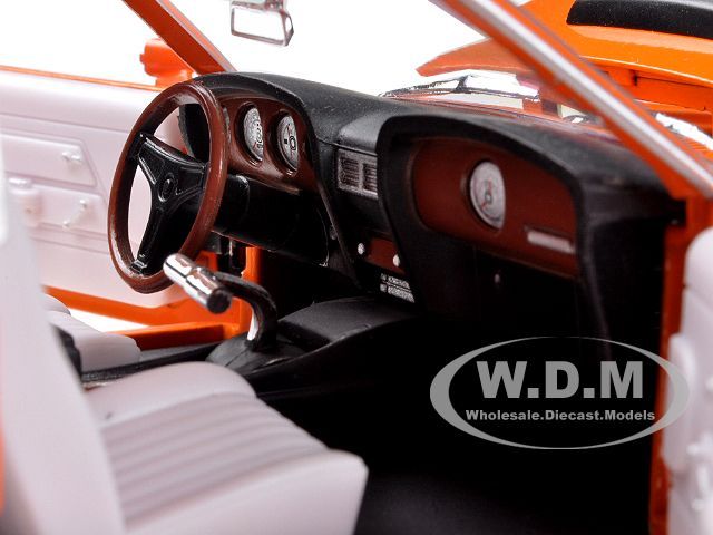 1970 FORD MUSTANG BOSS 429 ORANGE 1/24 DIECAST MODEL BY M2 MACHINES 