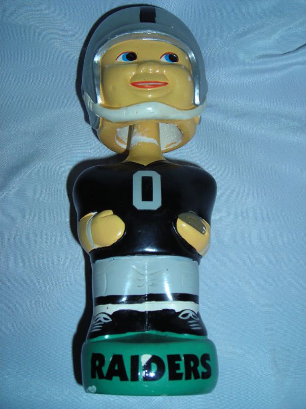 OAKLAND RAIDERS RARE Vintage Nodder Bobblehead 0 NFL  