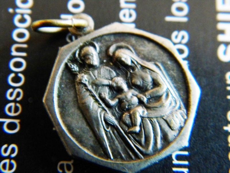 ANTIQUE MEDAL SACRED FAMILY JESUS JOSEPH VIRGIN MARY NA  