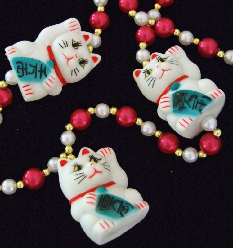 LUCKY CAT MANEKI NEKO JAPAN Mardi Gras Party Beads  