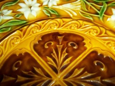 Villeroy & and Boch majolica plate vintage / antique  