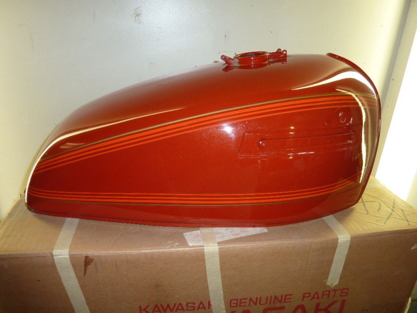 NOS Kawasaki KZ650 B1 B2 B3 1977 79 Take Off Fuel Tank   Crate Damage 