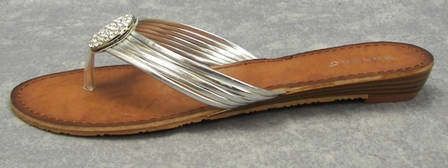 NIB Bamboo GABBY Womens Silver Thong Flat Sandal 9  