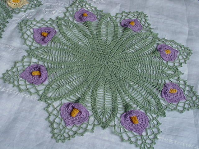 RARE, LAVENDER CALLA LILY CROCHET DOILY   16 INCH, NEW  