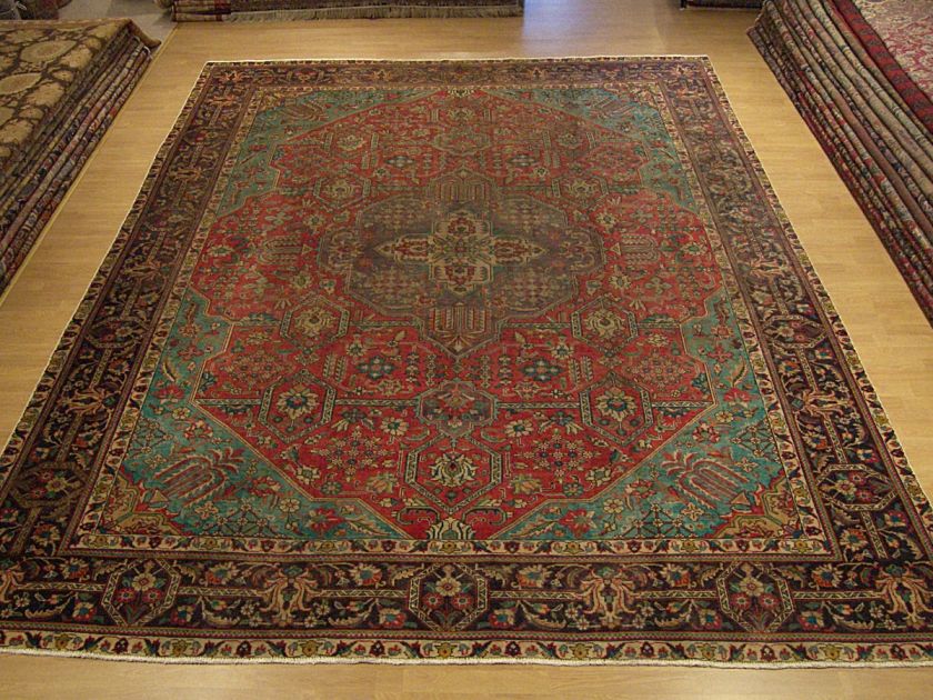   Antique Persian Tabriz Heriz Wool Rug . Beautiful Rug Must See.  