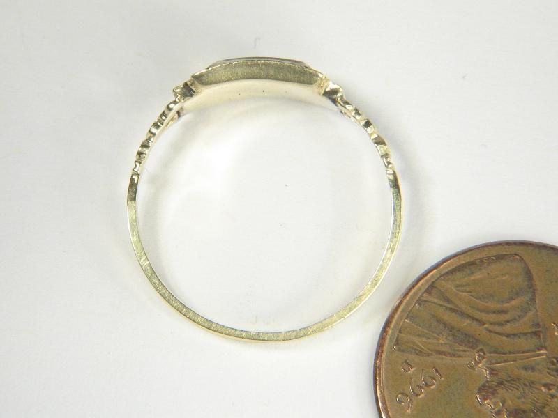 LOVELY ANTIQUE ENGLISH 15K GOLD HAIR MEMENTO RING c1830  