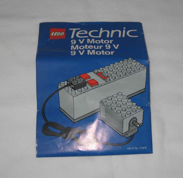 1980s LEGO TECHNIC #8720 POWER PACK SET COMPLETE IN ORIGINAL BOX 