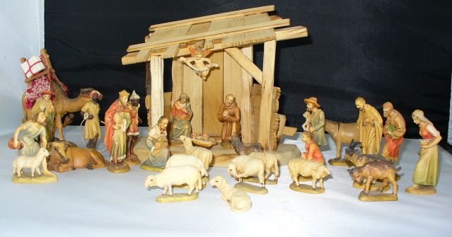   KUOLT HAND CARVED WOOD ITALIAN NATIVITY SET WITH CAMEL CRECHE  