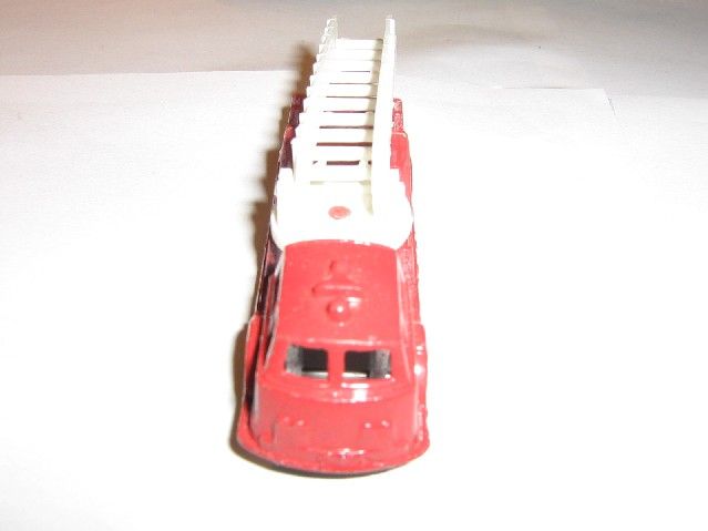 VINTAGE TOOTSIE TOY LADDER FIRE TRUCK MADE IN THE USA  