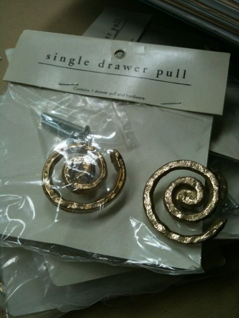 VINTAGE S/2 Swirl DRAWER PULLS Cabinet Knobs Gold NEW  