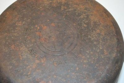 Griswold # 8 Cast Iron Dutch Oven With Different Lid  