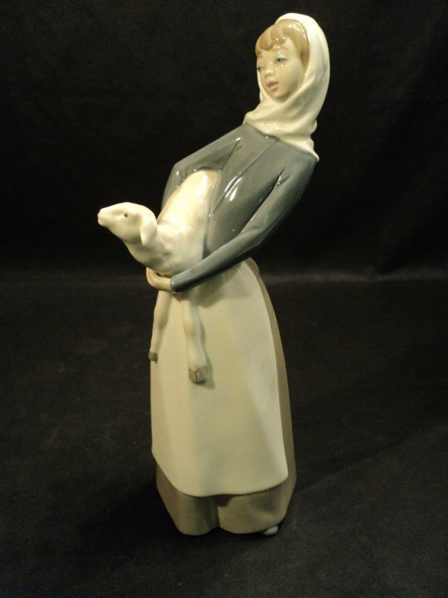 ADORABLE LLADRO PORCELAIN GIRL with LAMB FIGURINE, #4505, RETIRED 