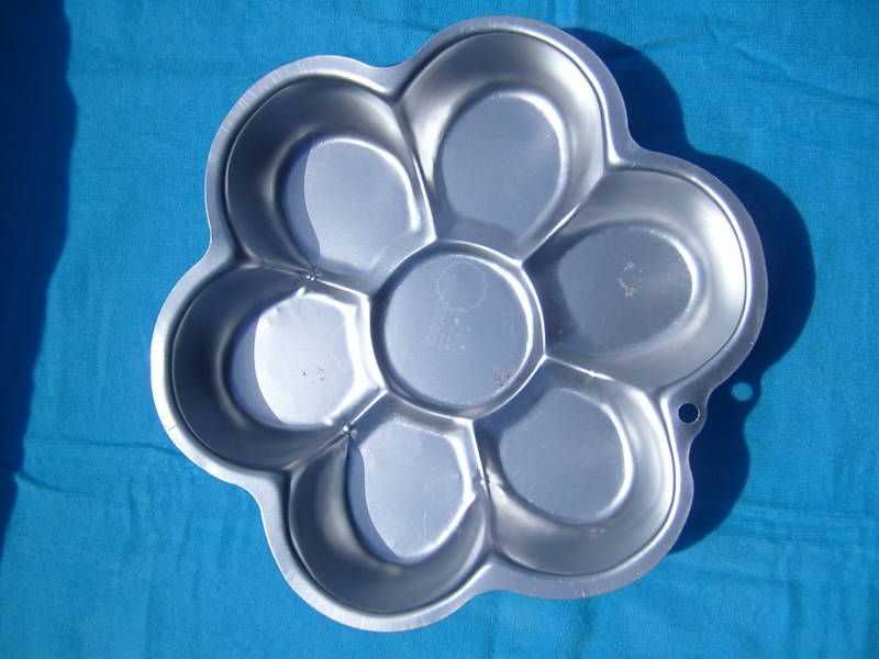 Wilton Flower Daisy cake pan 2006 Birthday mothers day  