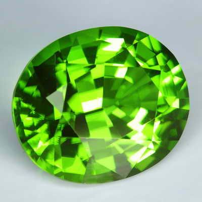 PRECISION OVAL CUT   APPLE GREEN PERIDOT   5.76ct   CALIBRATED 12 x 