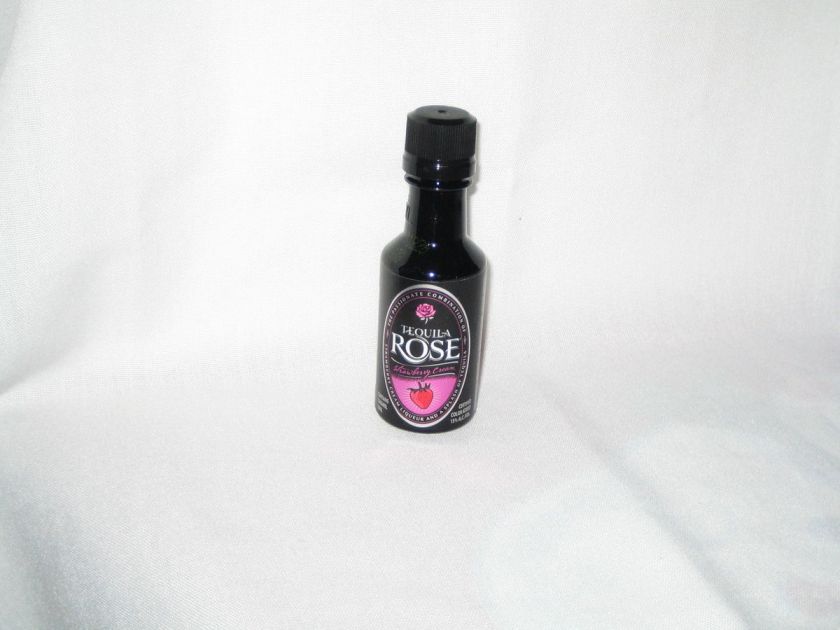 Tequila Rose Strawberry Cream Liqueur with a splash Tequila 50 ml Mini 