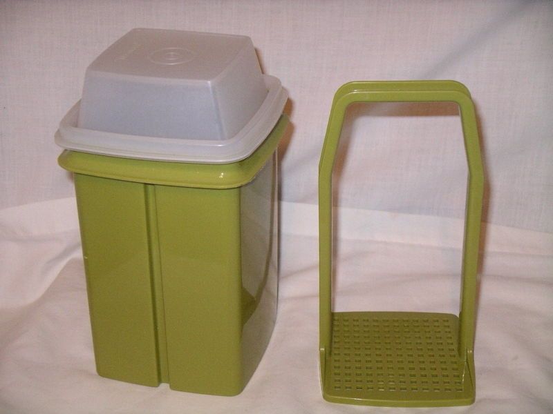 TUPPERWARE Green Pickle Olive Keeper Storage   3 Pc  